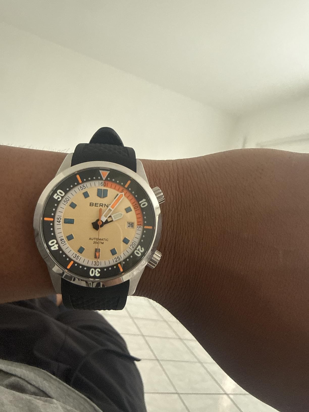 Men's Automatic Dive Watch 200M Waterproof with Scratch-Resistant Sapphire customer photo 2