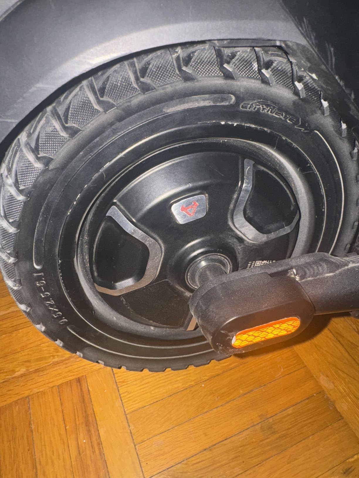 TOCBEUU (2PCS)9.5x2.5-6.1 Solid Tires for Electric Scooter, Off-Road Replacement Wheels, Tubeless Rubber Tyre for NIU KQi3 Pro/Max/Sport Electric Scooter- Black customer photo 1