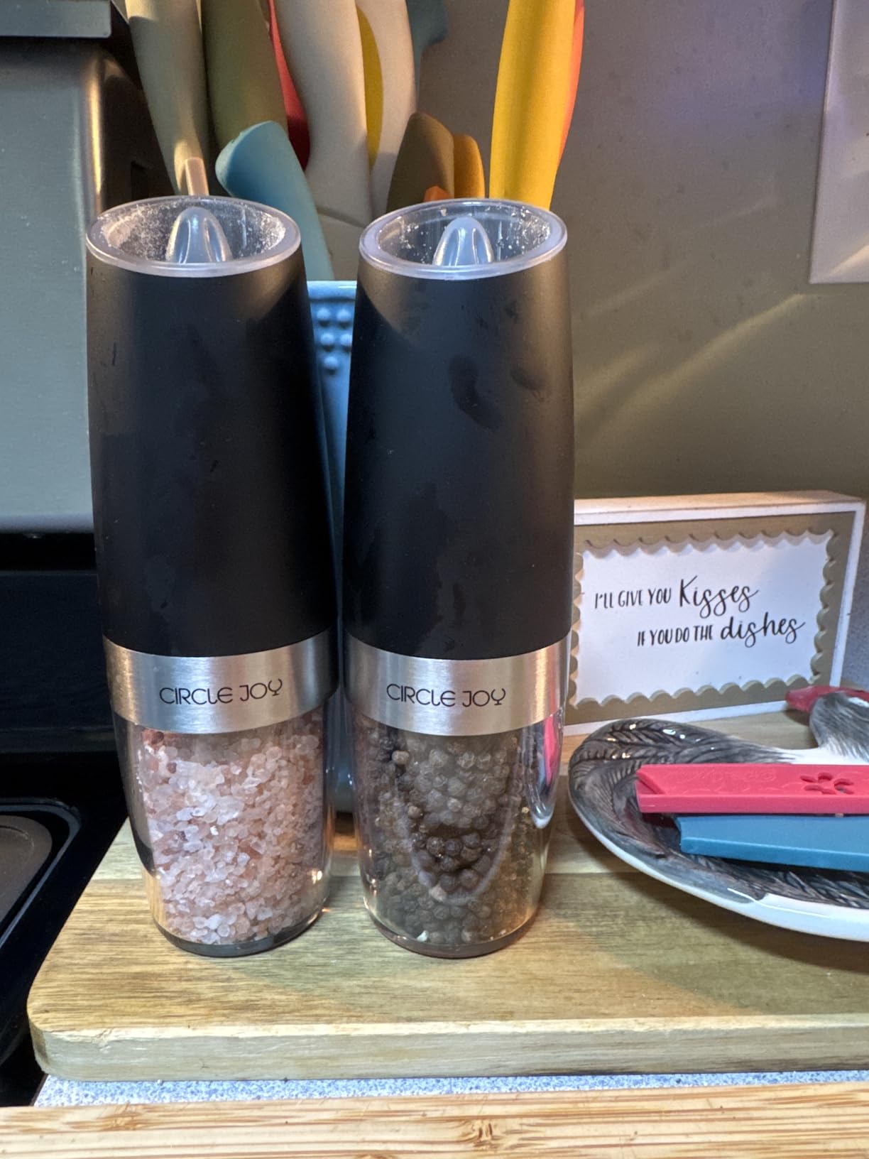 CIRCLE JOY Gravity Electric Salt and Pepper Grinder Set Automatic Salt and Pepper Grinder Set with LED Light, Battery Operated, Adjustable Coarseness, Large Capacity, for Home Kitchen BBQ, Black customer photo 1