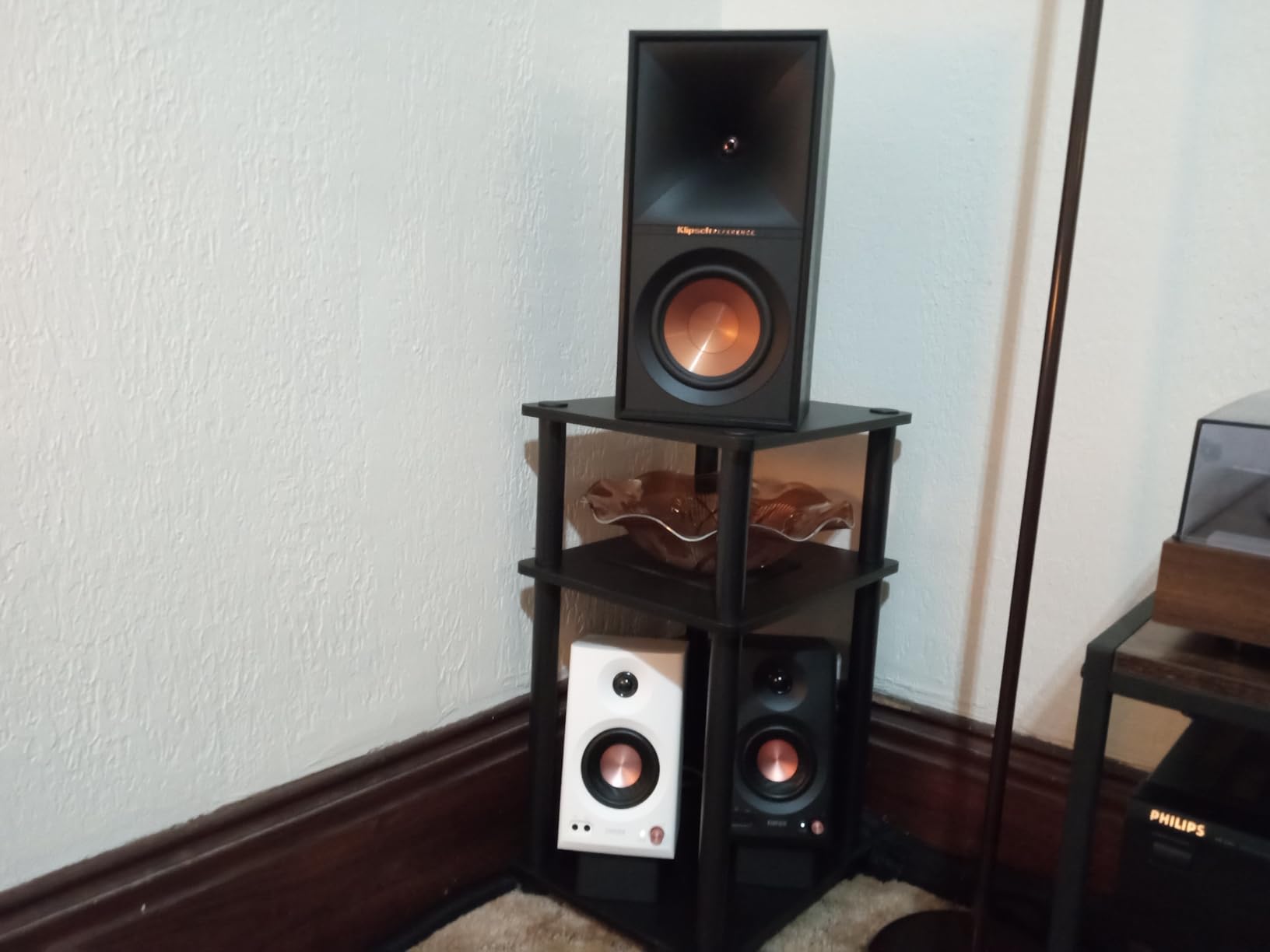 Edifier MR3 Powered Studio Monitor Speakers, Hi-Res Audio Certified Bluetooth V5.4 Active Bookshelf Loudspeakers, 2.0 Computer Speaker with Headphone Output RCA AUX Balanced TRS Input - Black (Pair) customer photo 2