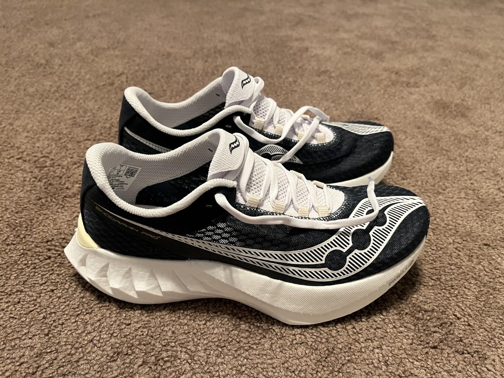 Saucony Men's Endorphin Pro 4 Sneaker customer photo 2