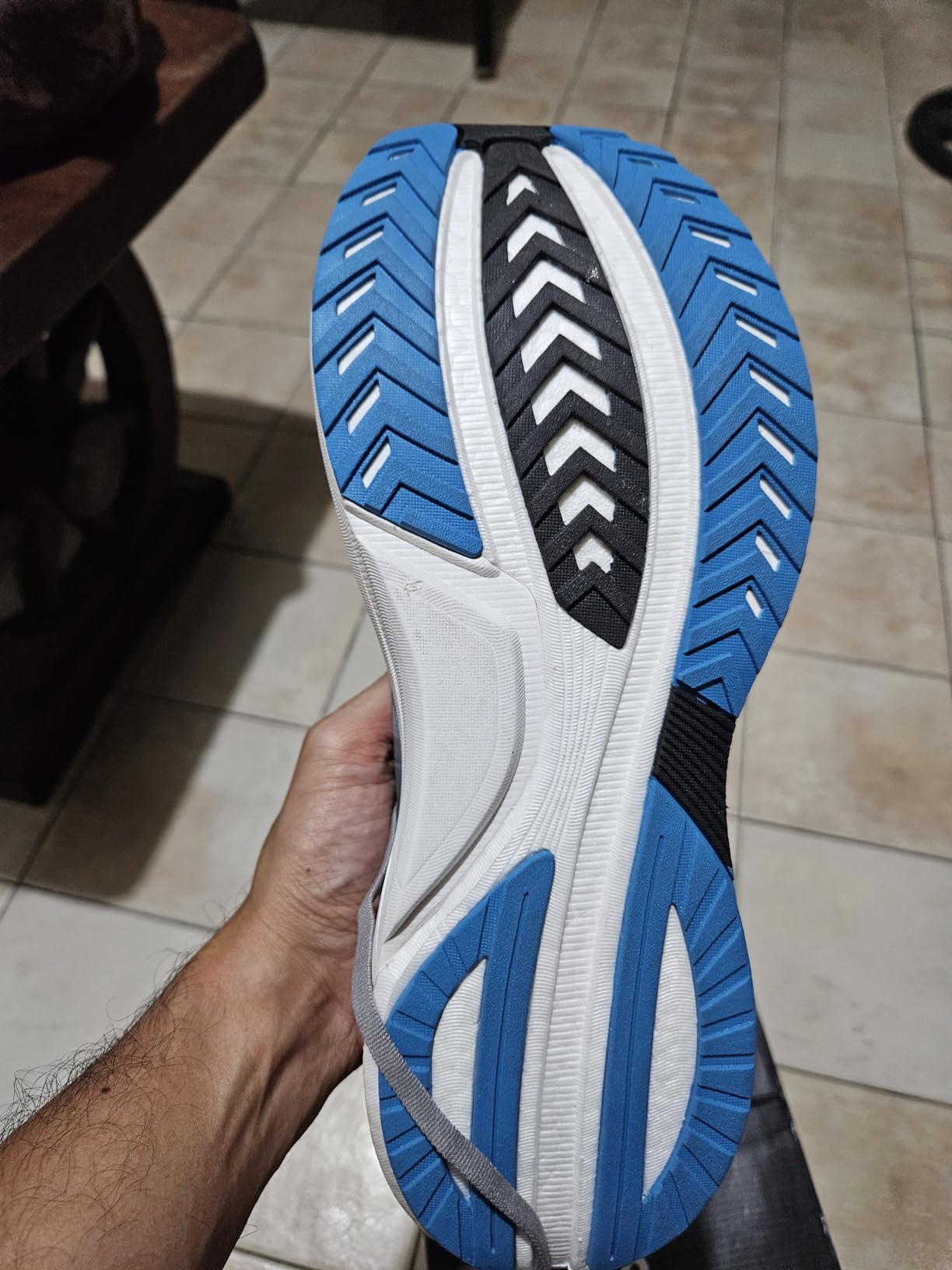 Saucony Men's Tempus Sneakers customer photo 2