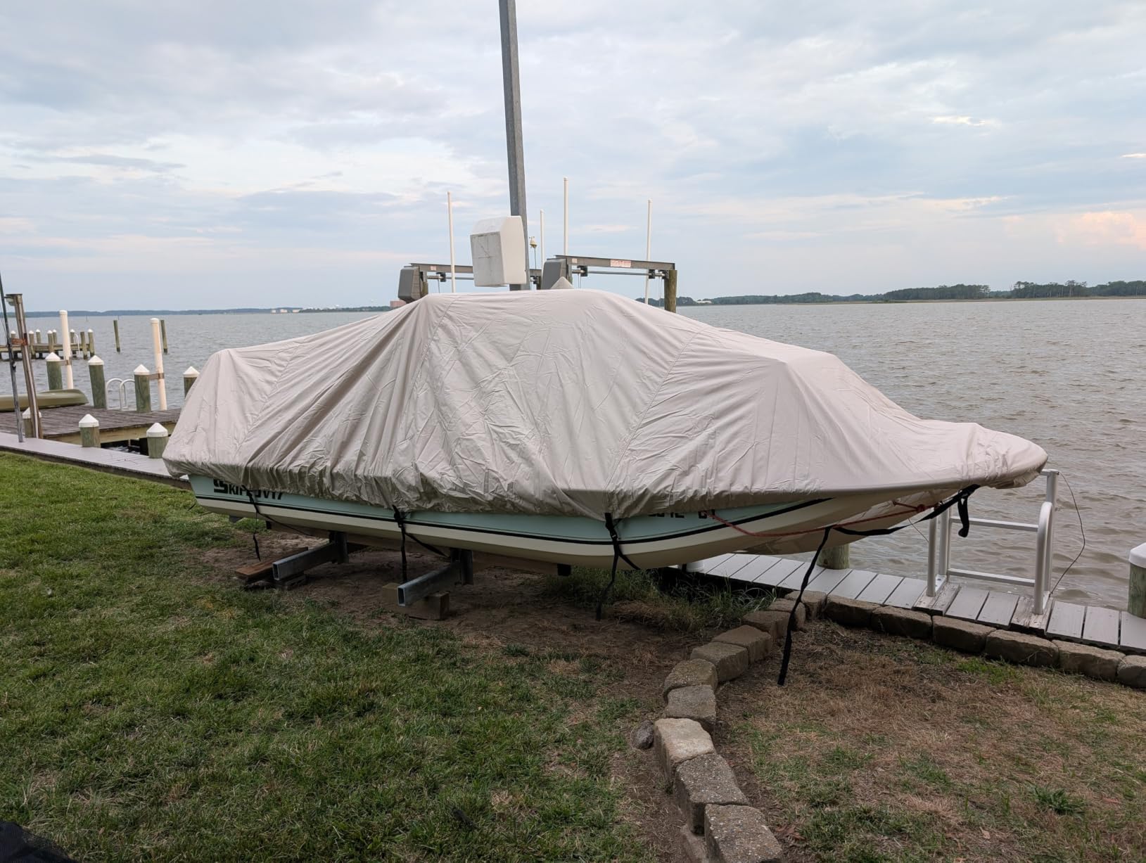 Mancro Trailerable Waterproof Boat Cover 17-19ft, 1200D Heavy Duty Marine Grade Canvas, Fits V-Hull, Bayliner, Tri-Hull, Runabout & Fishing Boats, UV Resistant Outboard Covers, Grey customer photo 1