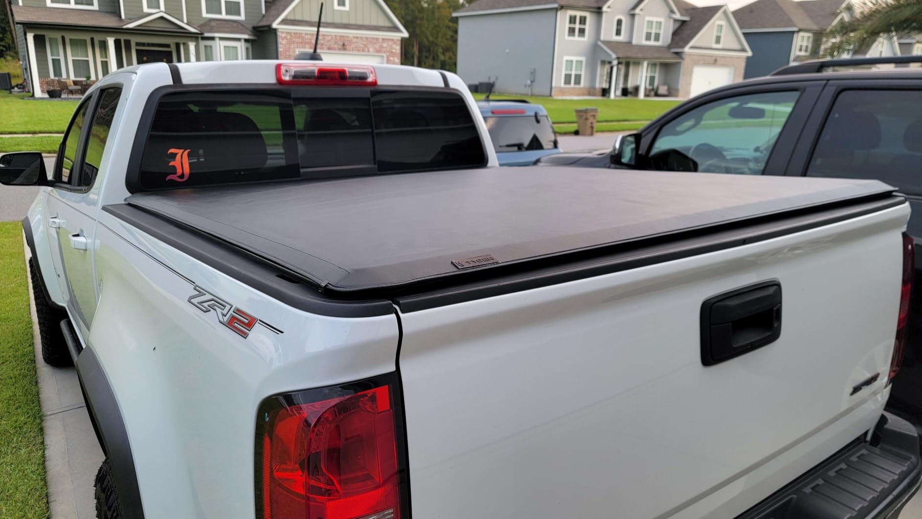 Tyger Auto T1 Soft Roll-up Truck Bed Tonneau Cover Compatible with 2023-2026 Chevy Colorado GMC Canyon | 5'1