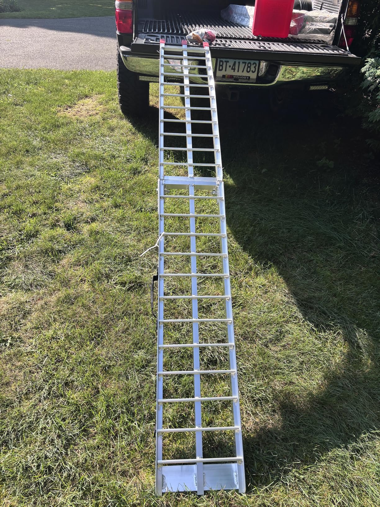 Loading Ramps, 900 lb Capacity Aluminum Folding Motorcycle Ramps for Pickup Trucks Bed, Trailers Ramp with Load Straps for Wheelbarrow, Mountain Bikes, Electric Bikes, Motocross, Scooters, 1Pc customer photo 2