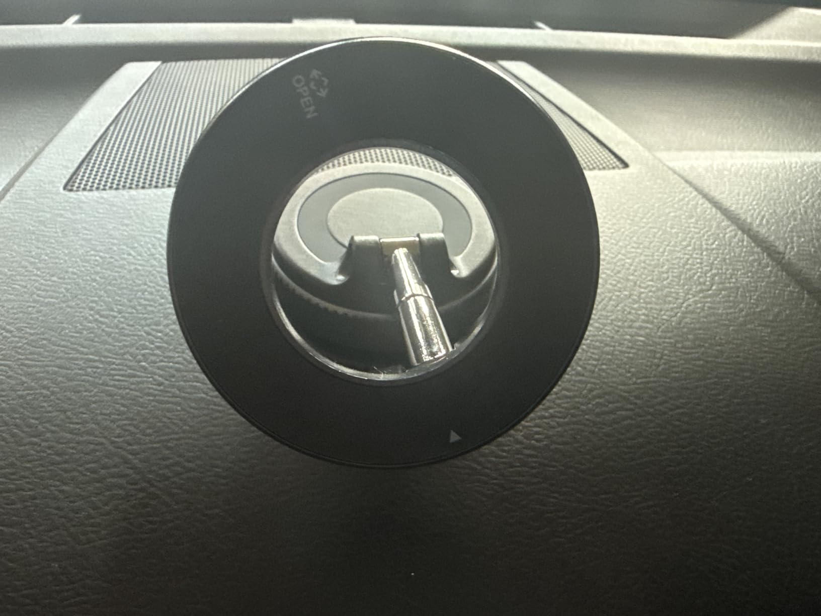 Jononser Magnetic Suction Cup Phone Mount for Magsafe, 360 Degree Adjustable Magnetic Car Phone Holder, Pocket Size Foldable Car Mount, Cell Phone Holders for Your Car for iPhone 17 16 15 14 13 12 Series customer photo 1
