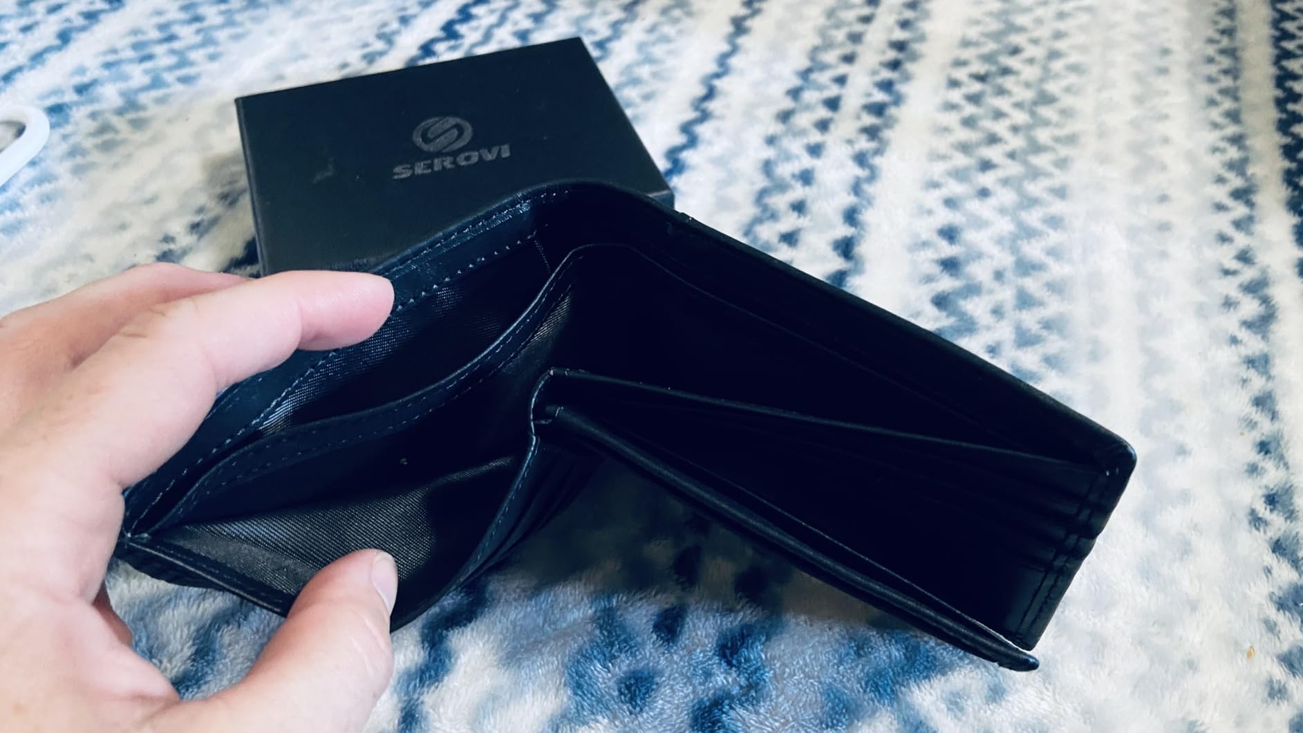 Serovi Mens Genuine Leather Bifold RFID Blocking Wallet with 14 Card Slots, ID Window & 2 Cash Pocket - Includes Gift Box customer photo 1