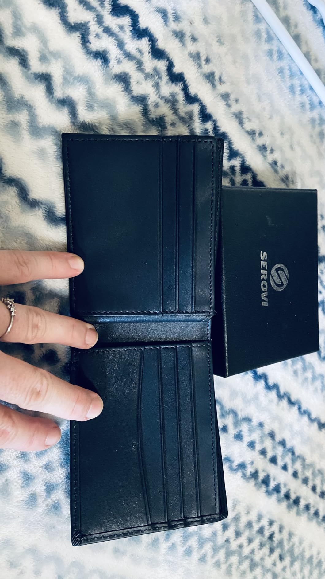 Serovi Mens Genuine Leather Bifold RFID Blocking Wallet with 14 Card Slots, ID Window & 2 Cash Pocket - Includes Gift Box customer photo 2