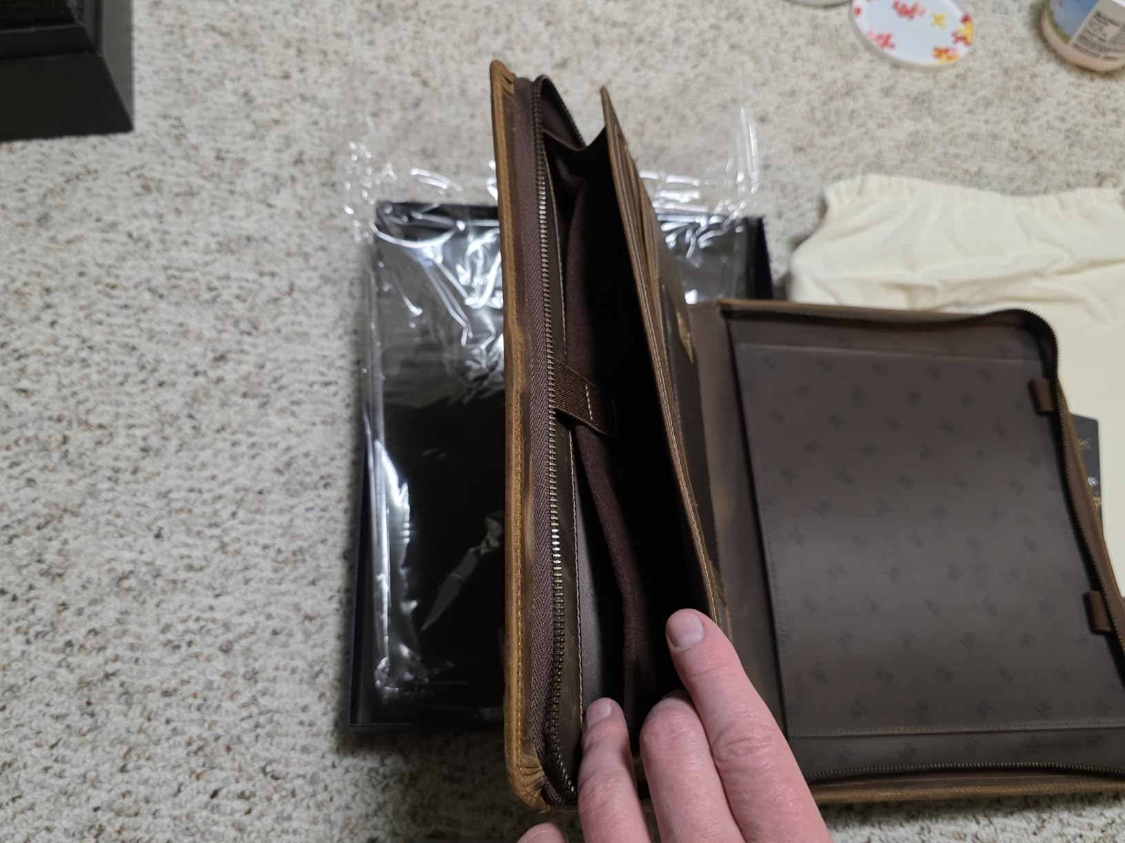 Full Grain Leather Portfolio with Zipper, Professional Business Organizer for Men Women, Executive Resume Folder with A4 Notepad Holder, Card Slots, Pen Loop, 10x13'', Luxury Gift Set customer photo 1
