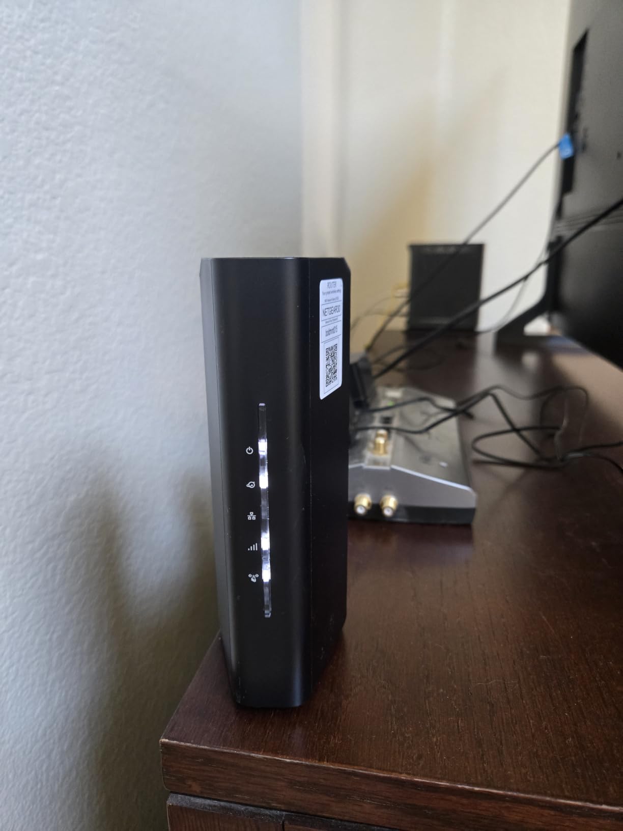 NETGEAR Nighthawk Dual-Band WiFi 7 Router (RS90) - Router Only, BE3600 Wireless Speed (up to 3.6 Gbps) - Covers up to 2,000 sq. ft., 50 Devices - 2.5 Gig Internet Port - Free Expert Help customer photo 1