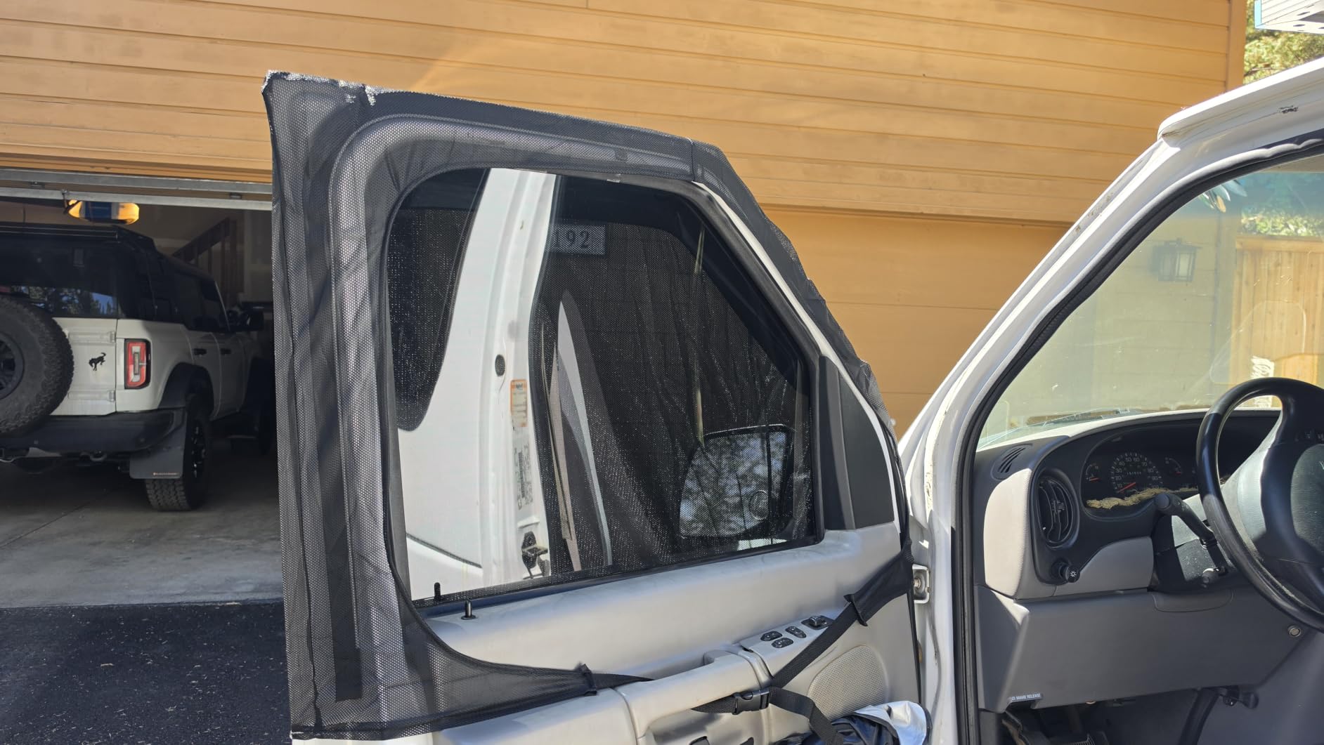 Magnetic Bug Screen for Front Doors, Pair Window Bug Screen Compatible with Mercedes Sprinter 2007-2026 customer photo 1