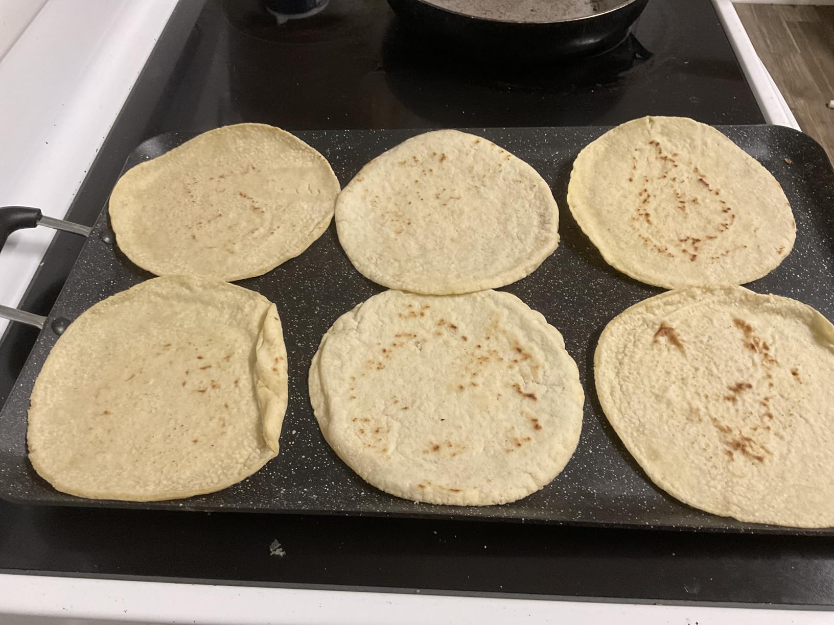 Nutrichef Double Burner Griddle, Non-Stick Stove Top Griddle for Gas Stove, Dishwasher Safe, Heatproof Bakelite Handles, Even Heat Distribution, PFOA & PFOS Free, 20
