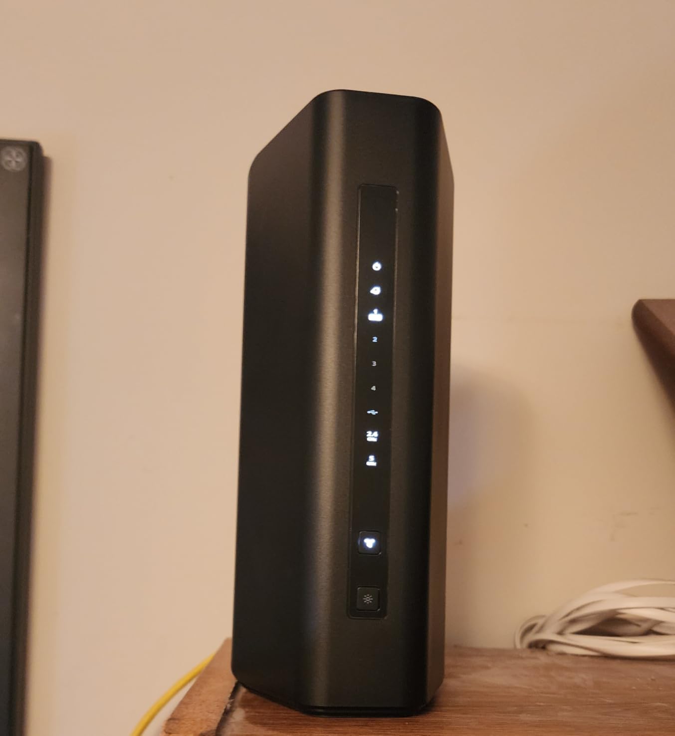 NETGEAR Nighthawk Dual-Band WiFi 7 Router (RS180) - Router Only, BE5500 Wireless Speed (up to 5.5 Gbps) - Covers up to 2,500 sq. ft., 80 Devices - 2.5 Gig Internet Port - Free Expert Help customer photo 1