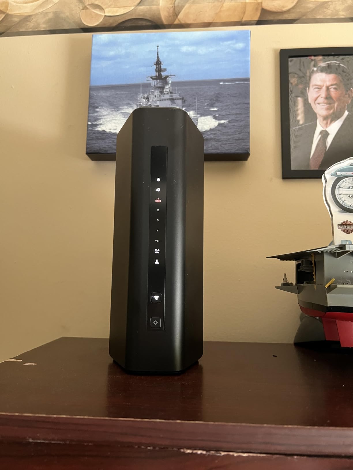 NETGEAR Nighthawk Dual-Band WiFi 7 Router (RS180) - Router Only, BE5500 Wireless Speed (up to 5.5 Gbps) - Covers up to 2,500 sq. ft., 80 Devices - 2.5 Gig Internet Port - Free Expert Help customer photo 2