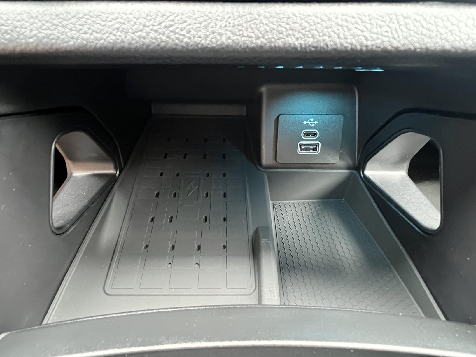 Muslogy Center Console Inserts Compatible with Honda Pilot 2023-2026/2026 Passport Accessories, Center Console Wireless Charger Protective Mat Liner Anti-Slip Phone Charge Area Charging Protection customer photo 1