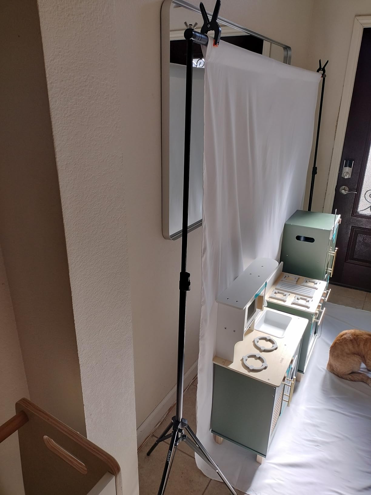 EMART 8.5 x 10ft Background Support System,Professional Photo Backdrop Stand kit with 10 x 12 ft Polyester Backdrop (White,Black),Clamp,Carry Bag for Parties,Photography,Decoration, Video Shooting customer photo 1