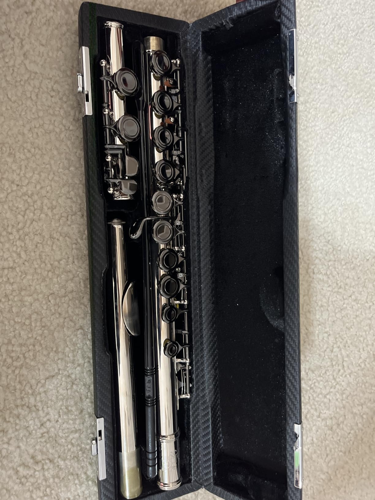 AKLOT Closed-Hole Concert C Flute: Flute Instrument with 16 Keys, Offset G, Smooth Nickel-Silver Keys, Air-Tight Pads, Include Stylish Case with Shoulder Strap, Cleaning Kit, Gloves (LUM-SN) customer photo 1