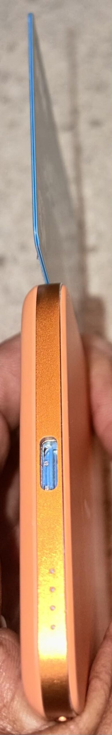 Anker Nano MagSafe Portable Charger, Ultra-Slim 5,000mAh Magnetic Wireless Power Bank, Qi2-Certified 15W Max, Compact for Travel, Ergonomic Design, for iPhone 17/16 Series, and More customer photo 1