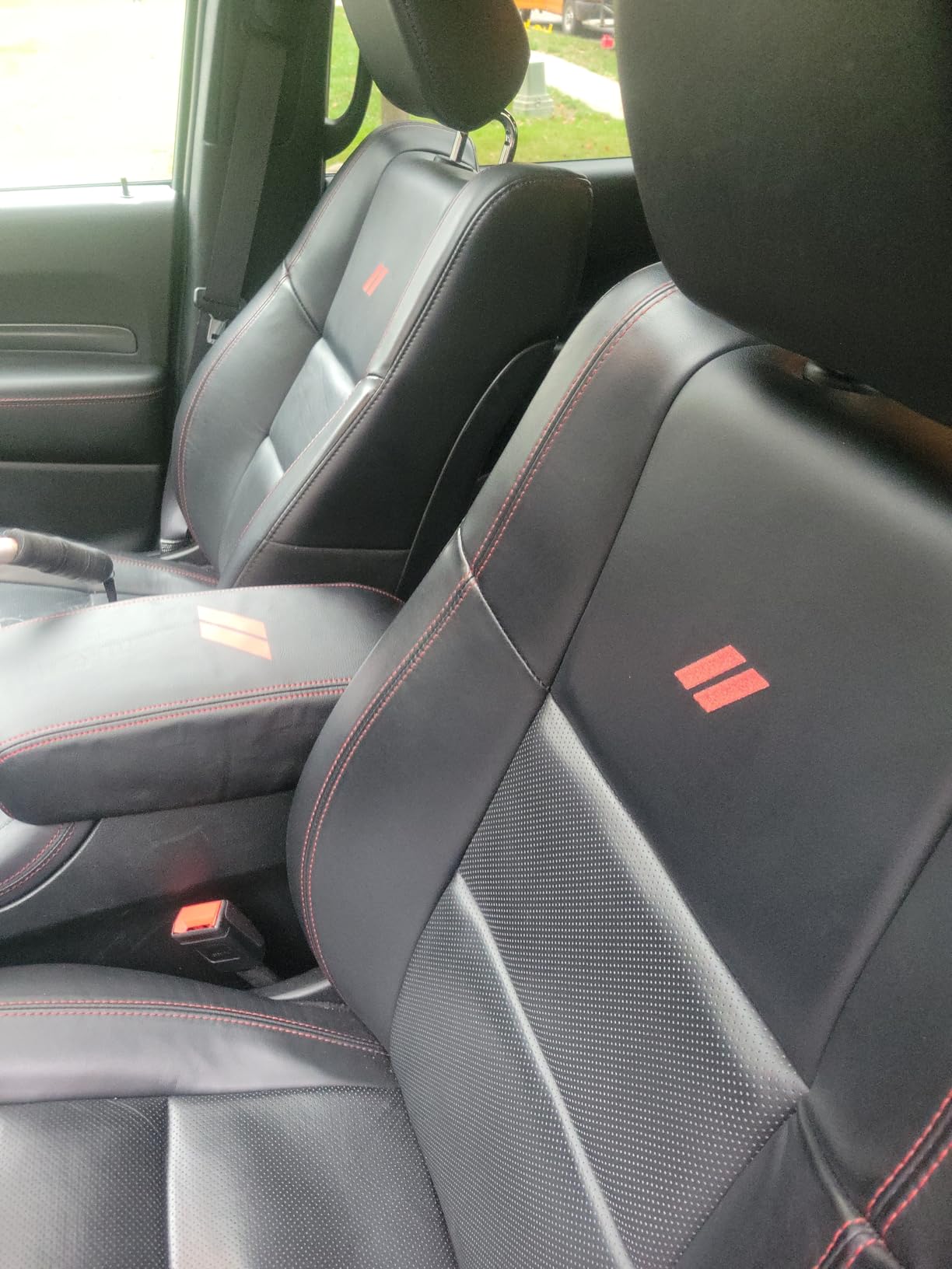 Center Console Armrest Cover for Dodge Durango Accessories 2026 2025 2024-2021 Seat Console Box Cover Leather Protector Pad Interior Decoration (Red Stitches, Red) customer photo 1