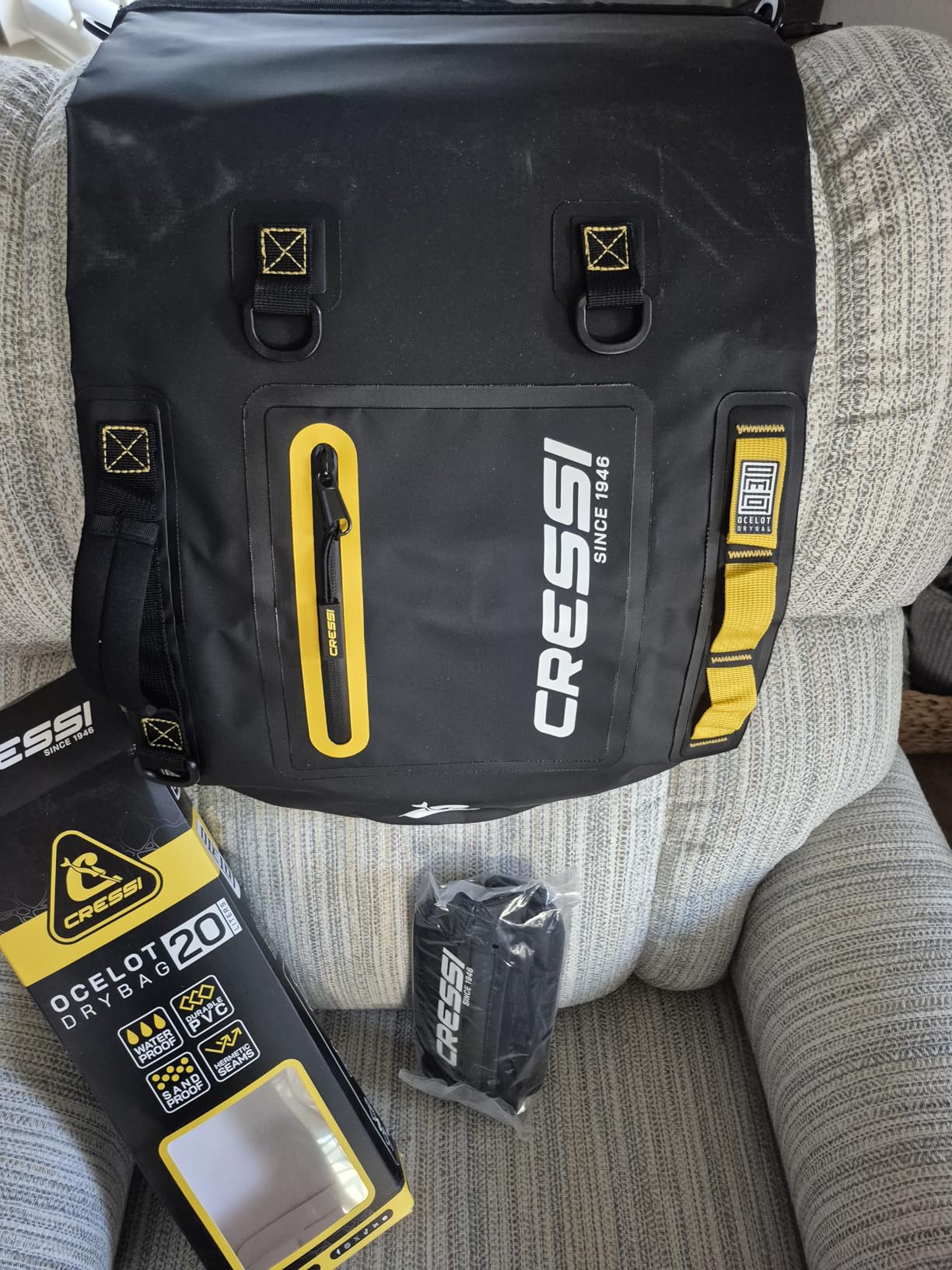Cressi Ocelot Dry Bag - Water-Resistant Gear Protection with Carry Straps for Swim and Outdoor Activities - Designed in Italy customer photo 1