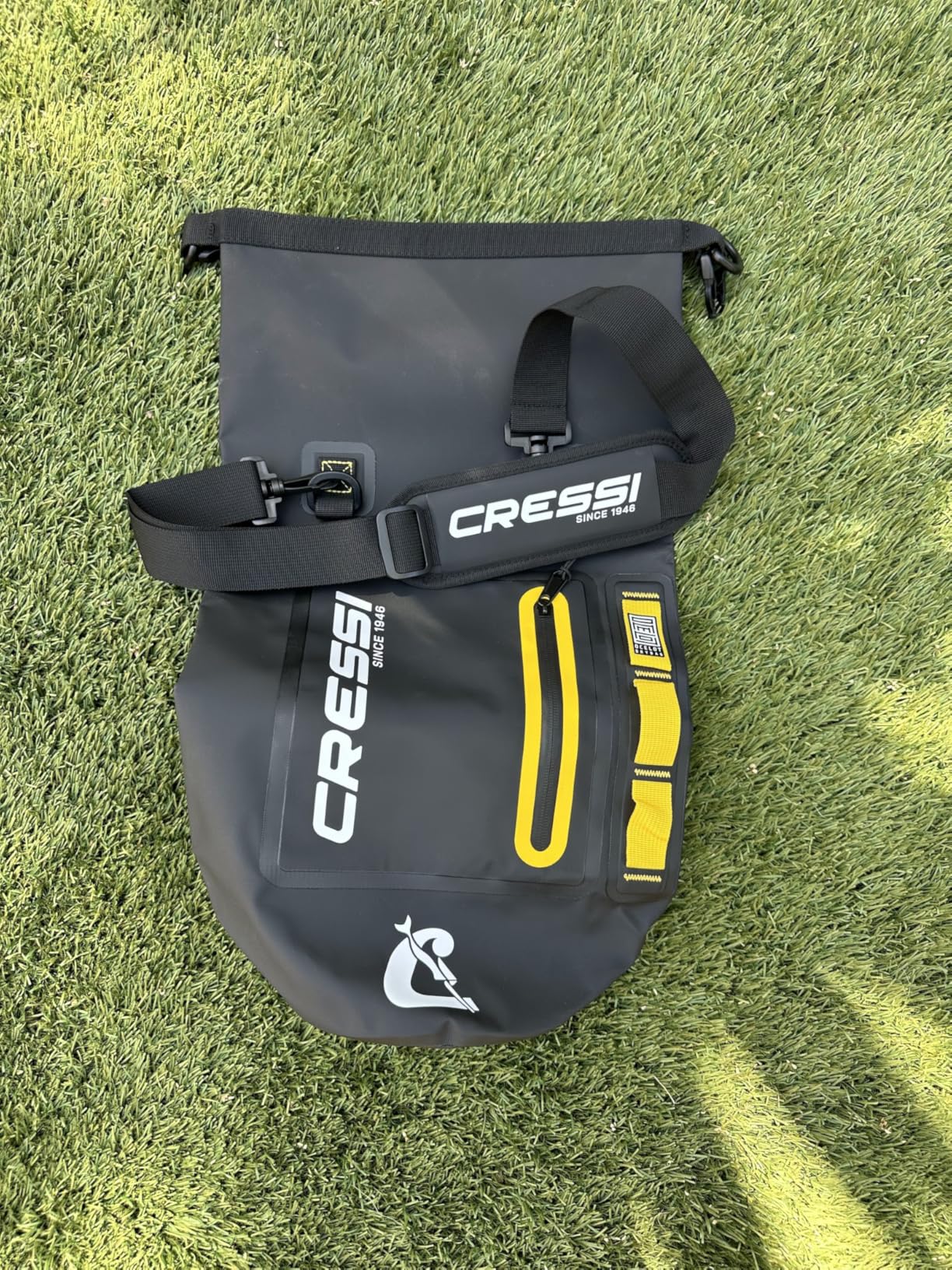 Cressi Ocelot Dry Bag - Water-Resistant Gear Protection with Carry Straps for Swim and Outdoor Activities - Designed in Italy customer photo 2