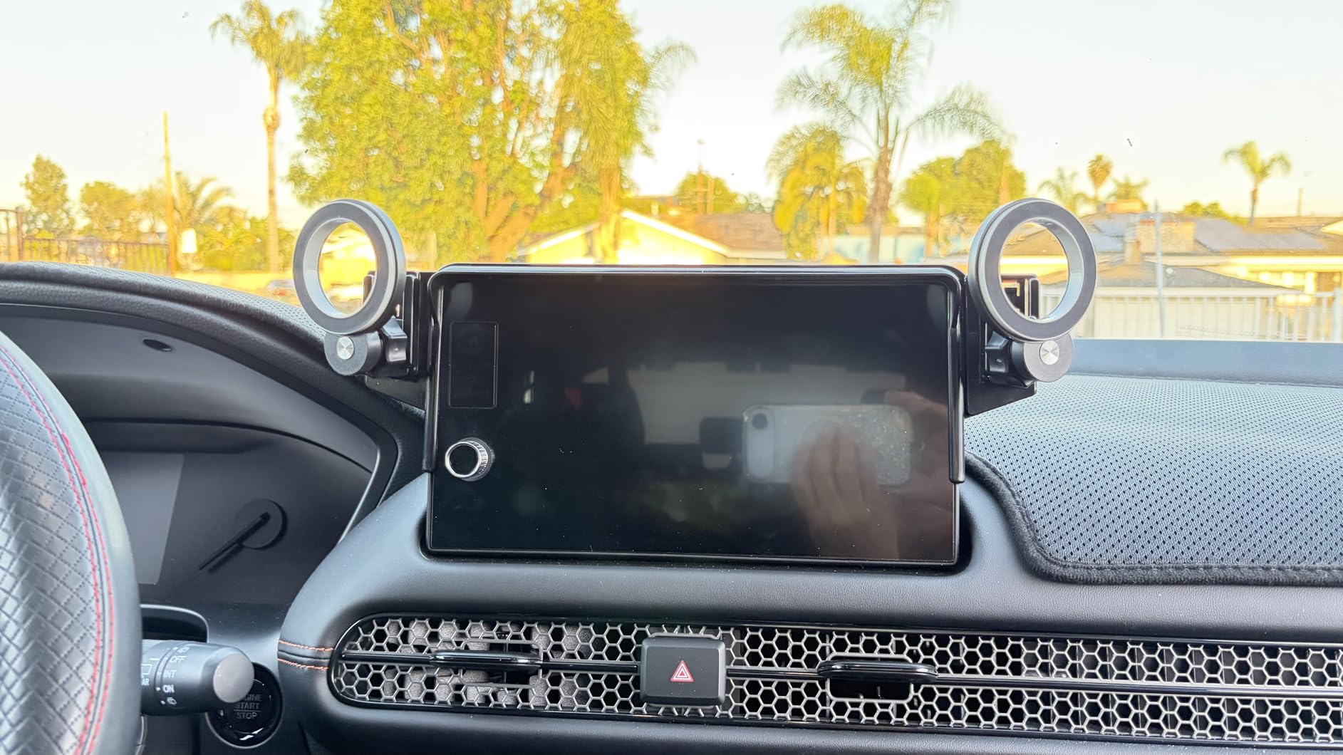 Car Phone Holder for Honda CRV/CR-V Hybrid 2023-2026/HR-V 2023-2026 Accessories Apply to 7/9 Inch Touch Screen Fixed Clip Magnetic Cell Phone Mount Handsfree 360 Degree Rotation customer photo 2