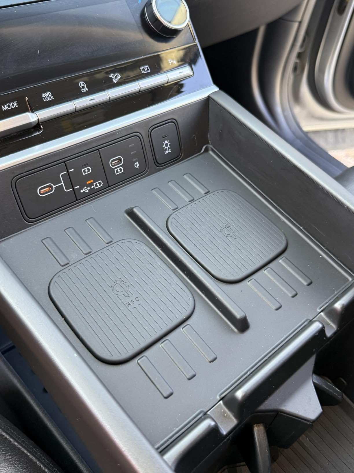 4PCS Center Console Organizer for 2024-2026 Hyundai Santa Fe Accessories, Wireless Charging Mat + Cup Holder Insert + Lower Console Organizer + Center Console Organizer for Santa Fe Accessories customer photo 1