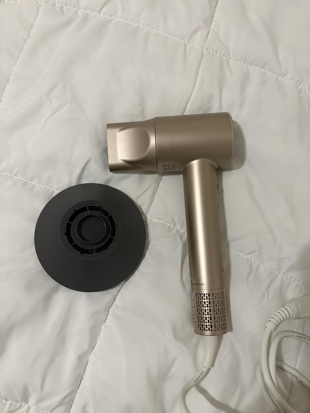 Hair Dryer, 160,000 RPM High-Speed Ionic Blow Dryer with Diffuser, Professional Hairdryer for Fast Drying, 500 Million Negative Ions, Low Noise Compact Hair Blow Dryer for All Hair Types, Gold customer photo 1
