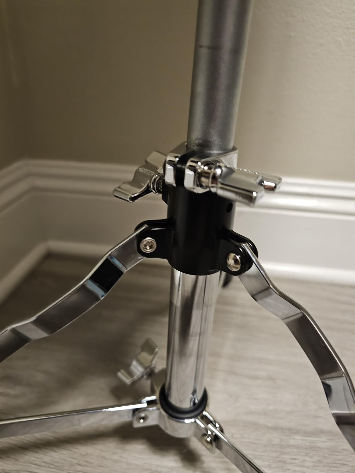 Gibraltar Drum Throne with Adjustable Height, Round Seat, Double-Braced Stool, Comfortable Cushion, Stable Tripod Base, Ideal for Practice, Studio, or Live Performance (9608) customer photo 2