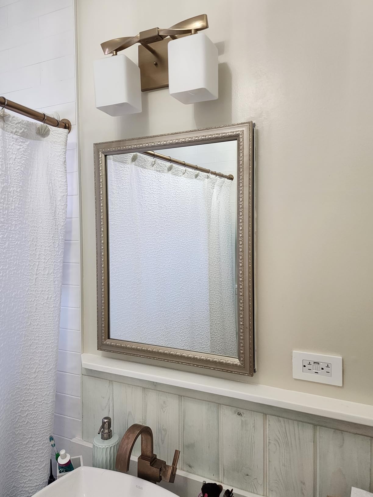 Kohler CB-CLW2026SS Aluminum Bathroom Medicine Cabinet with Mirror, Decorative Silver Framed Mirror Door, Adjustable Shelves, Rectangular Frame, 20 in. W x 26 in. H customer photo 2