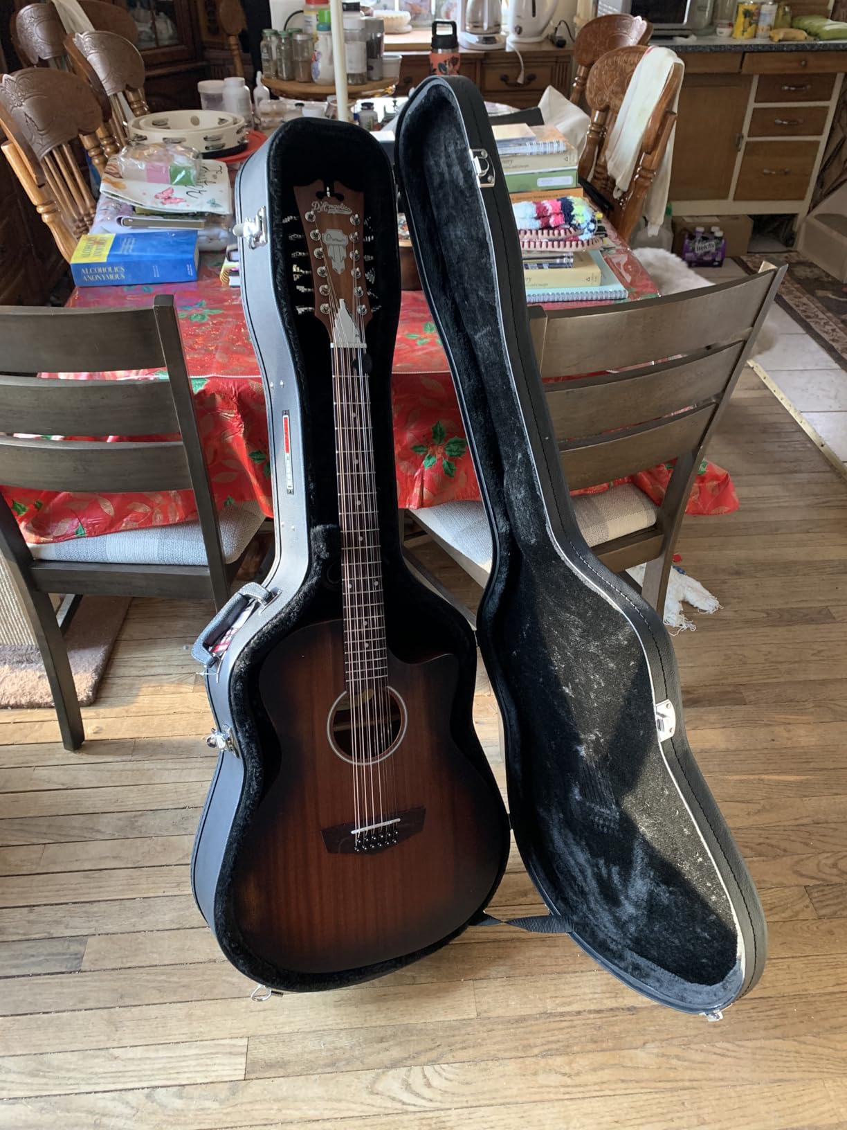 Gator Cases Traditional Series Hard-Shell Wood Case for 6 or 12-String Dreadnought Style Acoustic Guitars (GWE-DREAD 12) customer photo 1