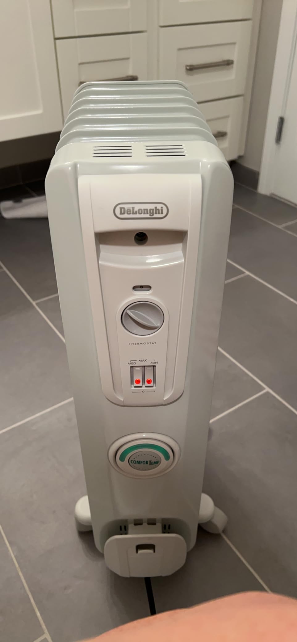 De'Longhi Oil Filled Radiator Heater, 1500W Electric Space Heater for indoor use (EW7707CM) customer photo 2