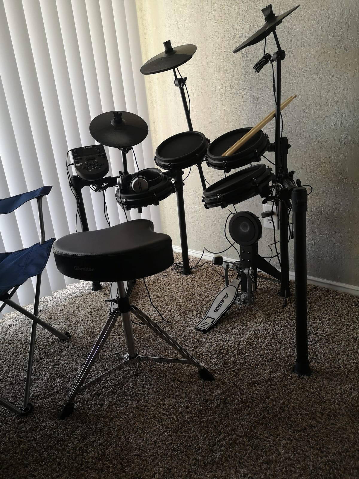 Gibraltar Drum Throne with Adjustable Height Motorcycle-Style Seat, Double-Braced Legs, Sturdy Drum Stool for Drummers, Comfortable Cushion for Practice or Performance (6608) customer photo 1