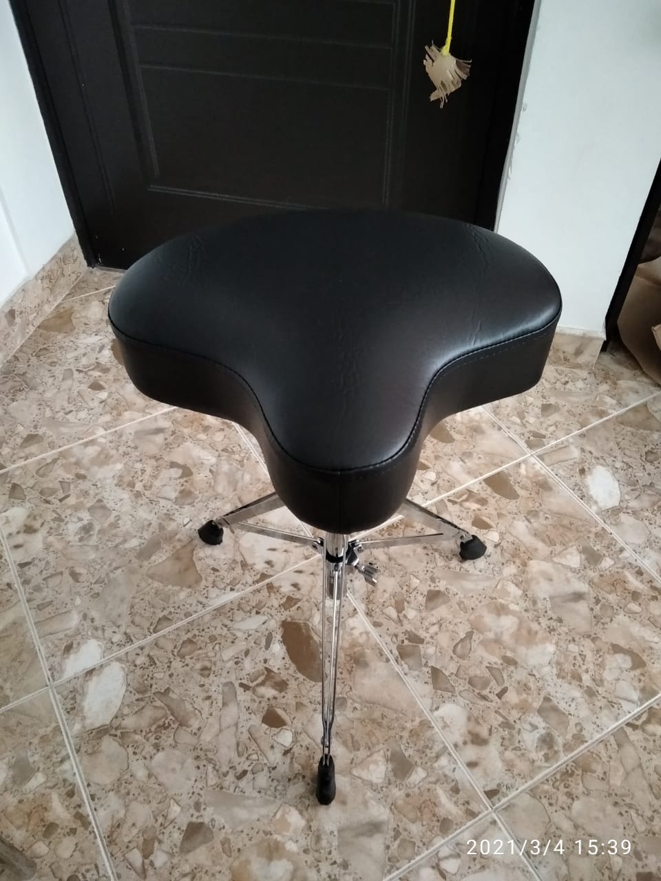 Gibraltar Drum Throne with Adjustable Height Motorcycle-Style Seat, Double-Braced Legs, Sturdy Drum Stool for Drummers, Comfortable Cushion for Practice or Performance (6608) customer photo 2