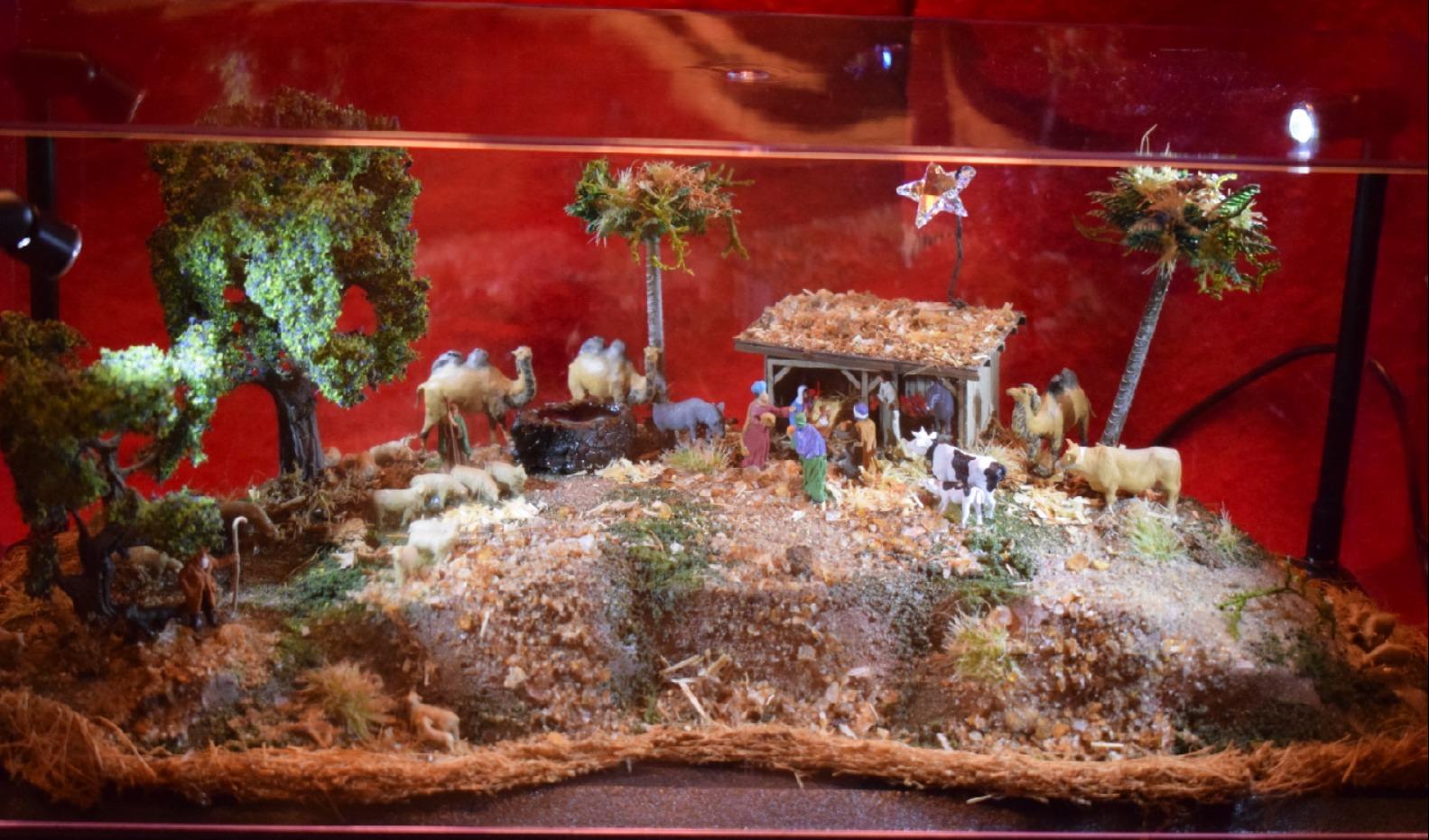 Woodland Scenics C1321 Rocky Ridges Small customer photo 1