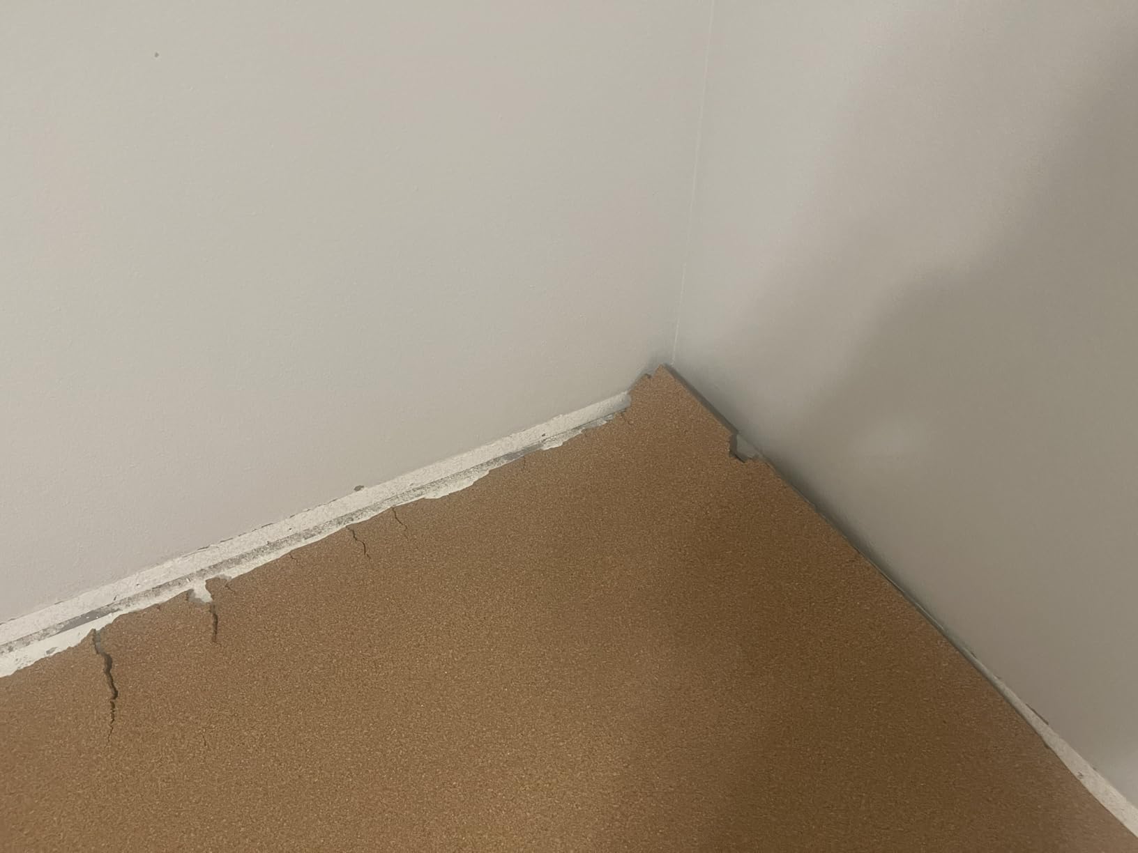 QEP 72000Q Natural Cork Underlayment Roll - 4 ft. Wide x 50 ft. Long x 6 mm Thick - 200 sq. ft. customer photo 1