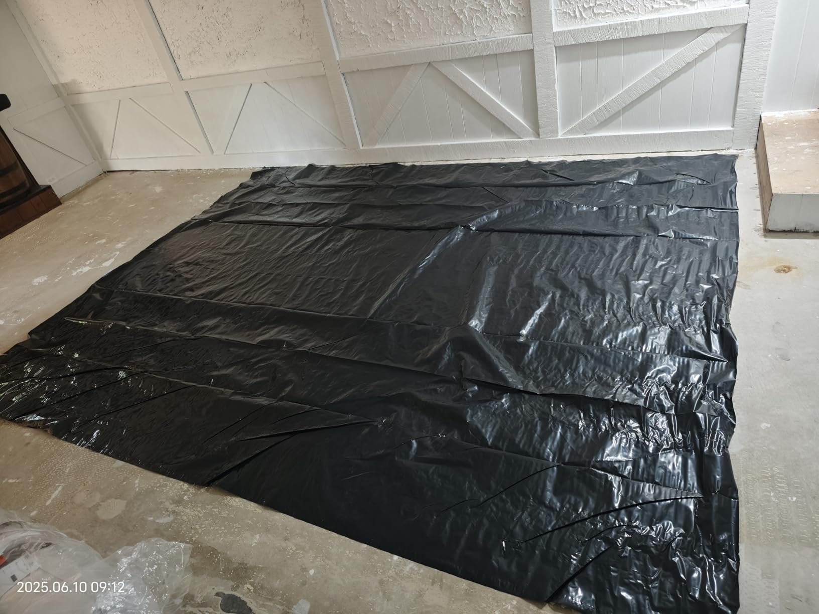 ROBERTS 70-115 Moisture Barricade Underlayment Film, for Vinyl, Laminate SPC, Engineered Wood Floors, 6 mil. Thick, Polyethylene, 120 Sq. Foot Roll, Black customer photo 2