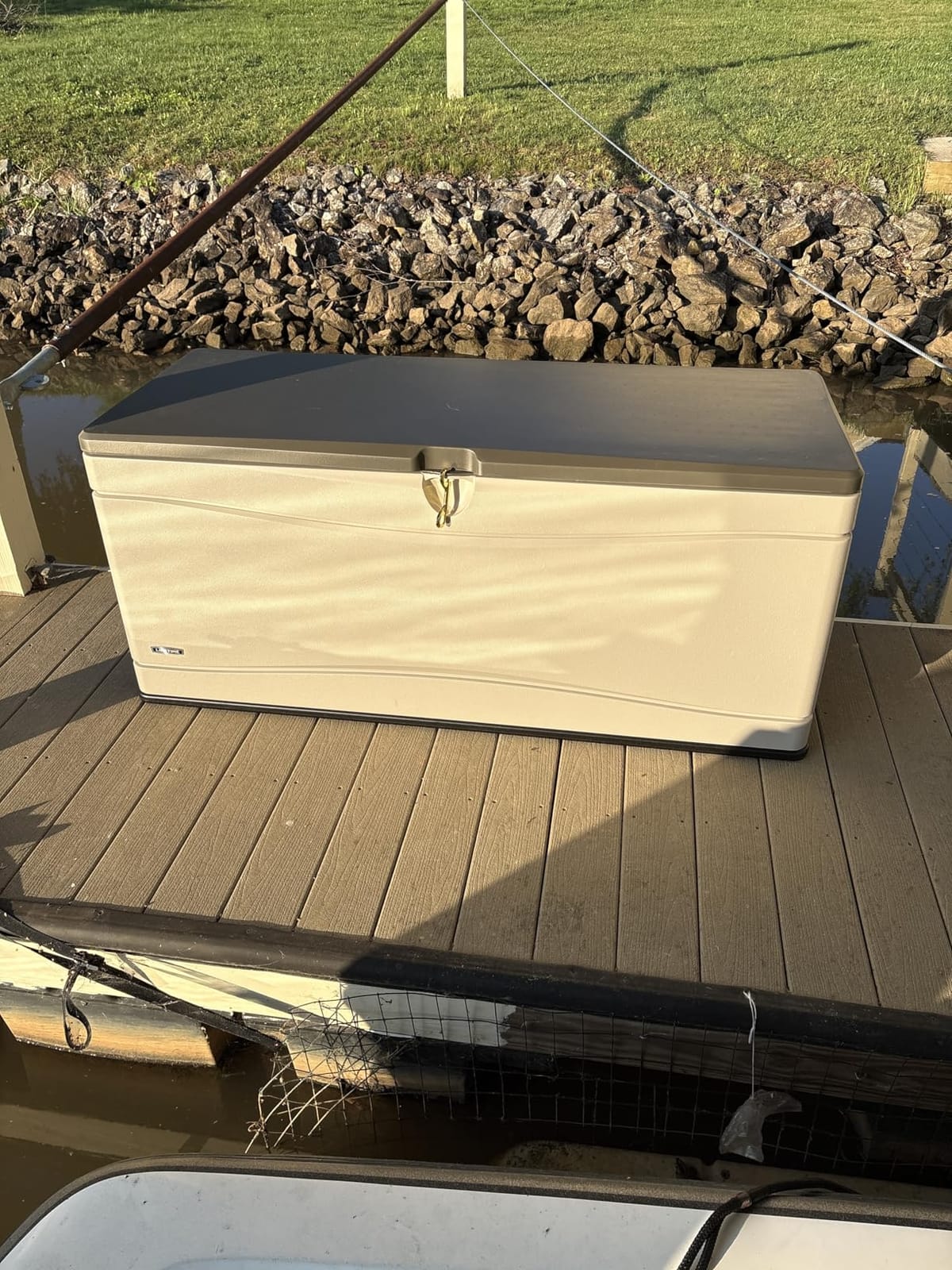 LIFETIME 60012 Extra Large Deck Box, 130 Gallon, Desert Sand/Brown customer photo 1