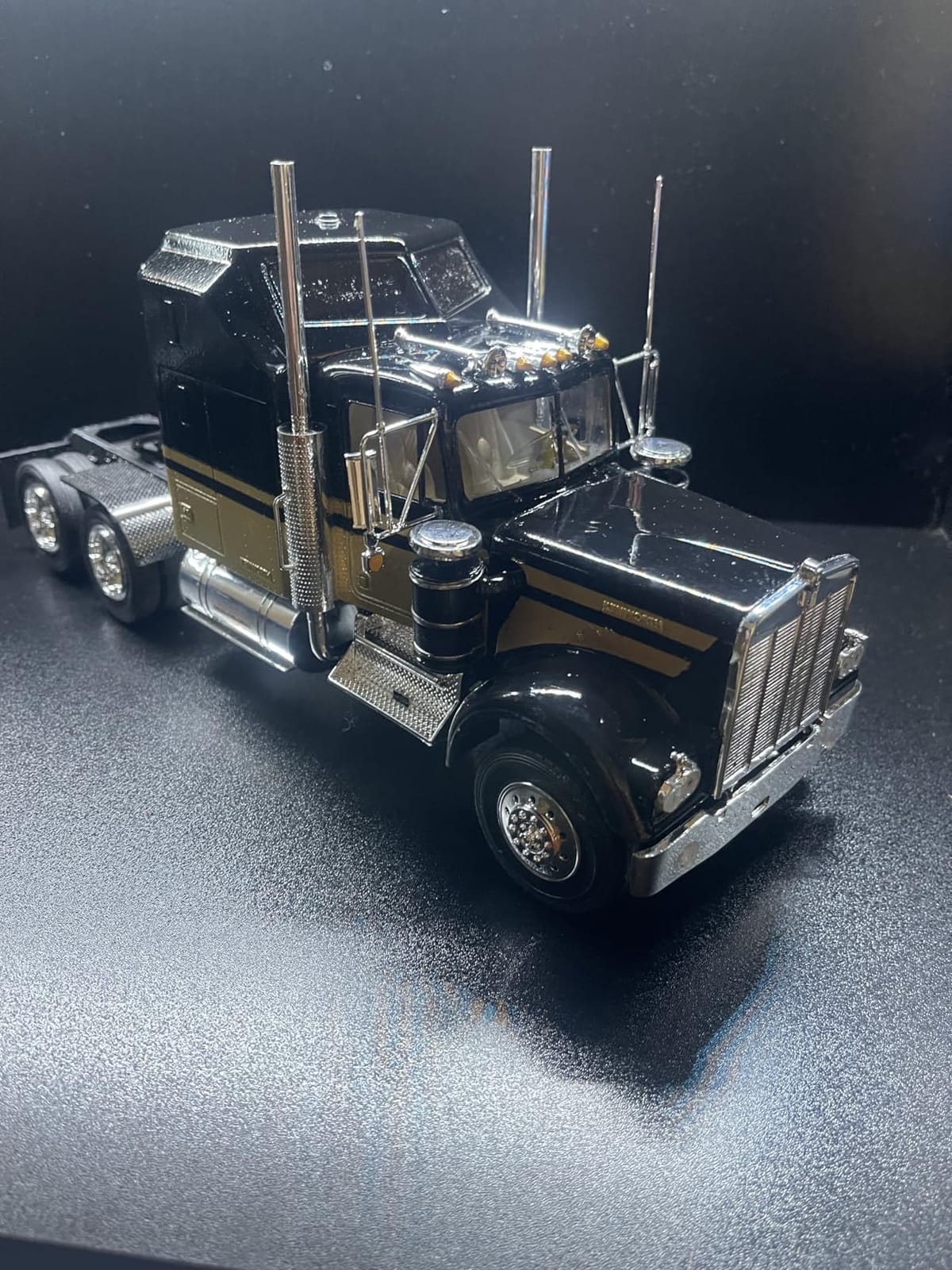 Revell Kenworth W900 1:25 Scale Model Building Kit customer photo 1