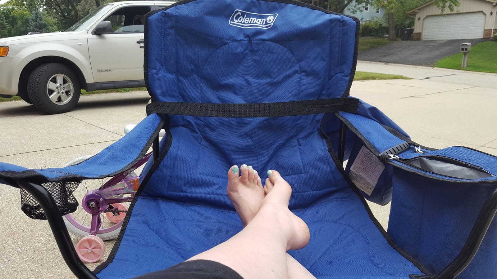 Coleman Portable Camping Chair with 4-Can Cooler, Cushioned Seat & Back with Side Pockets & Cup Holder, Carry Bag Included, Great for Camping, Tailgating, Firepits, Patio, & More customer photo 1
