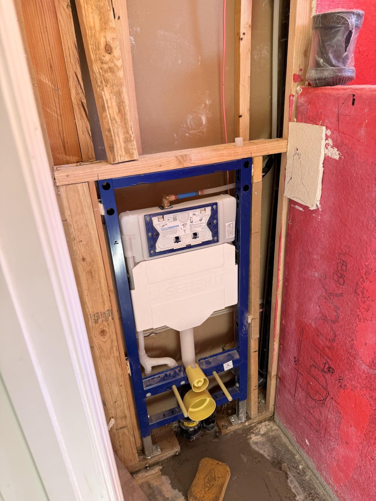 Duravit Geberit 111.335.00.5 DuoFix In-Wall System with Sigma Concealed Tank for 2x6 Wall Construction, White customer photo 2