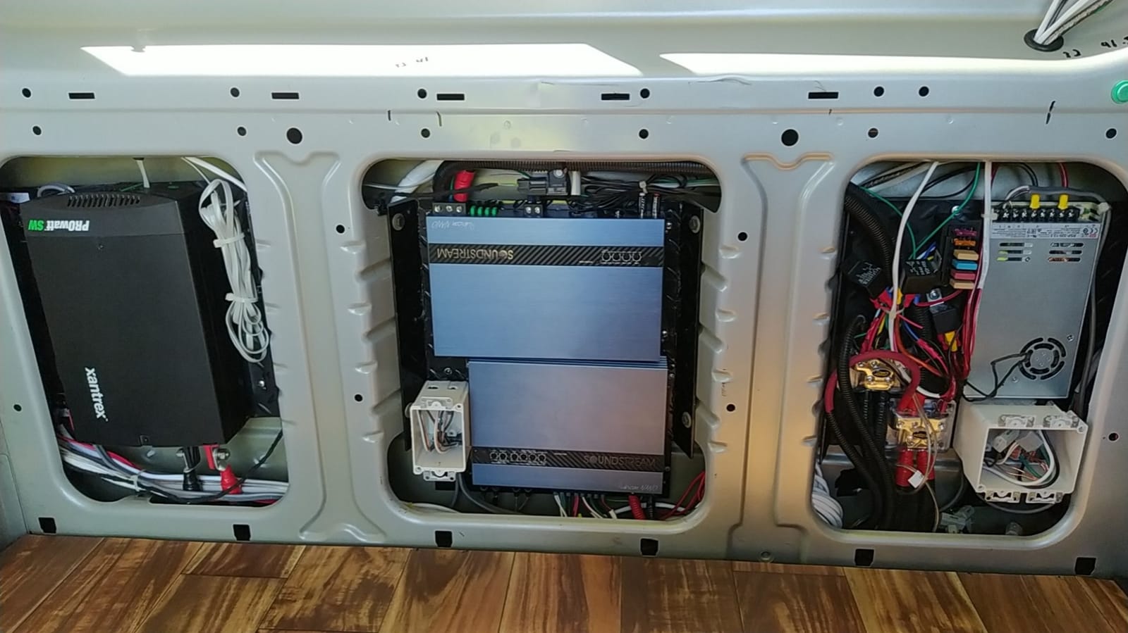 Xantrex 8080915 PROwatt SW Auto Transfer Switch customer photo 2