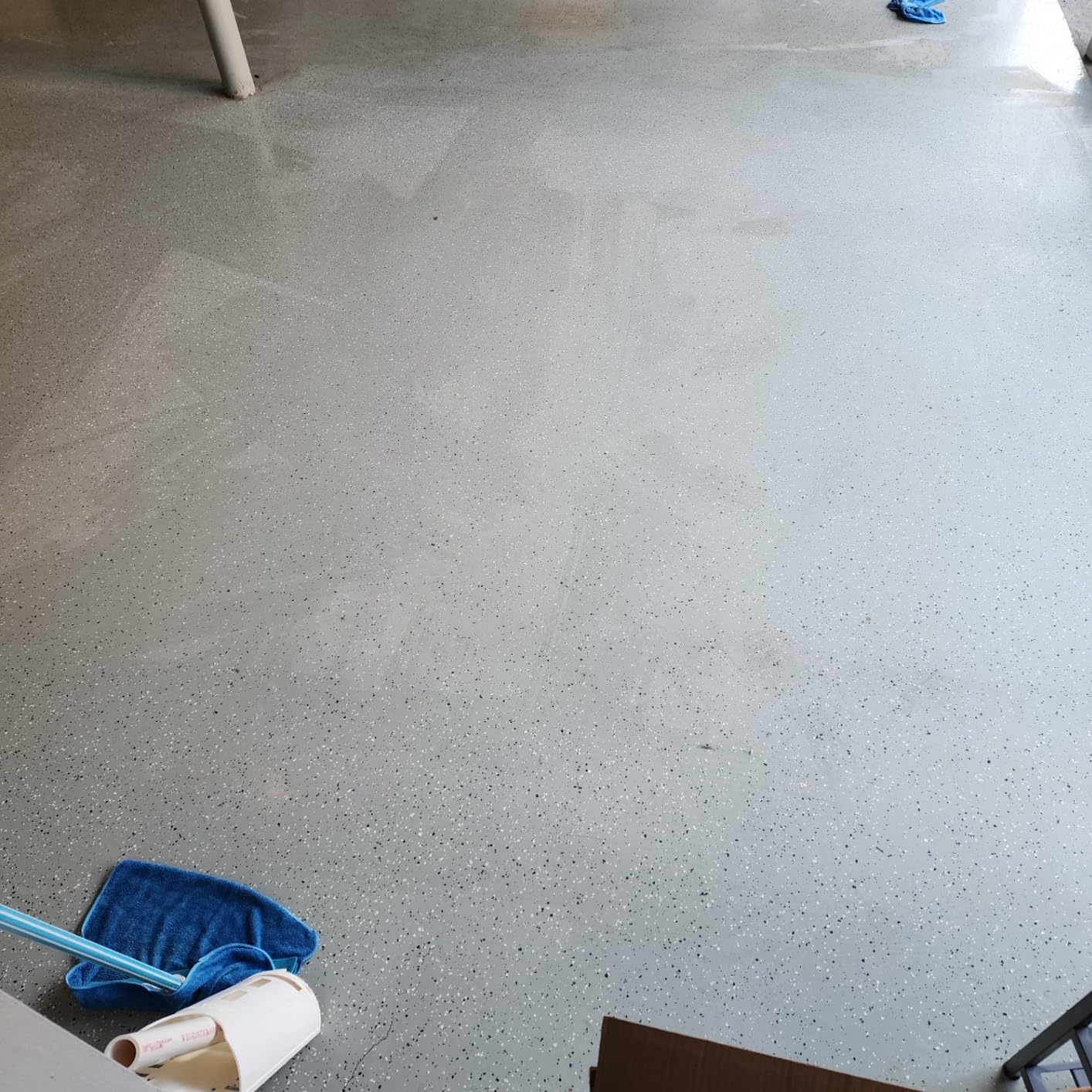 Ewbank EP170 Complete Cleaner, Washer, Scrubber, Scourer, and Polisher, Interchangeable Brushes and Pads Multi-Use Floor Machine, 2200 rpm, Lightweight customer photo 1