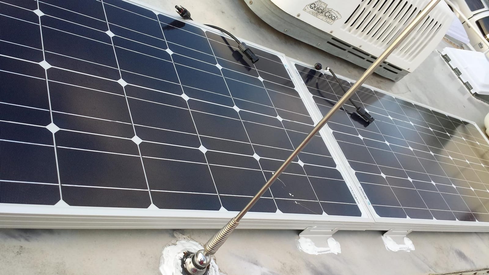 Renogy 200W 12V Monocrystalline Solar Panel Kit + 30A PWM Charge Controller | 200W 12V Monocrystalline solar starter kit with 2Pcs 100W panels & 30A PWM controller for RV, Boats, Camper, Off-Grid System customer photo 2