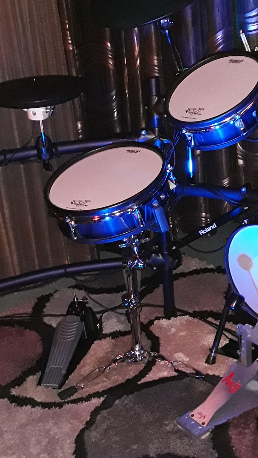 Pearl S930 Double-Braced Snare Drum Stand with Gearless UniLock Basket Tilter customer photo 1