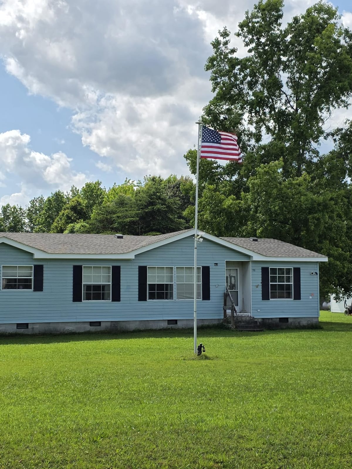 Ezpole Liberty Telescoping Inground Flag Pole Kit For Outdoors-Winds To 130 Mph. Dual Flag Pole Holder For Outside House-Made In USA-Includes Pole Flag Ground Sleeve Hardware (17 Ft.) customer photo 1