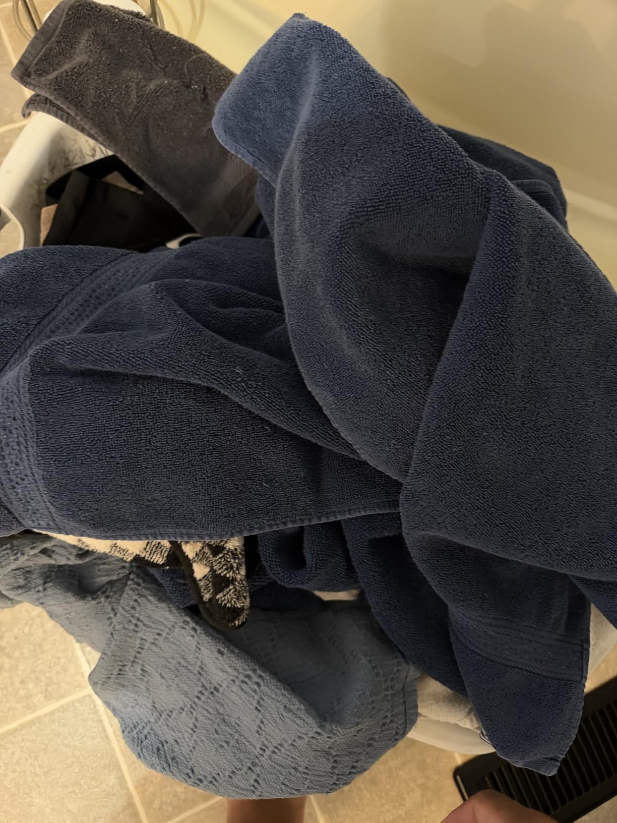 Utopia Towels 8 Piece Luxury Towel Set - Majestic Plush, Super Absorbent & Quicker-to-Dry, Thick 100% Ring Spun Cotton Towels for Bathroom, Spa & Hotel - 2 Bath, 2 Hand, 4 Washcloths, Grey customer photo 1