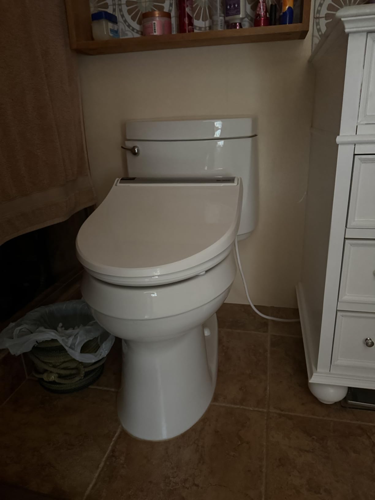 Bio Bidet BB2000 Bliss Electric Bidet Toilet Seat, Warm Water with Air Dryer, Heated Seat with Sensor and Slow Close Lid, Night Light, Remote Control, Elongated, White customer photo 1