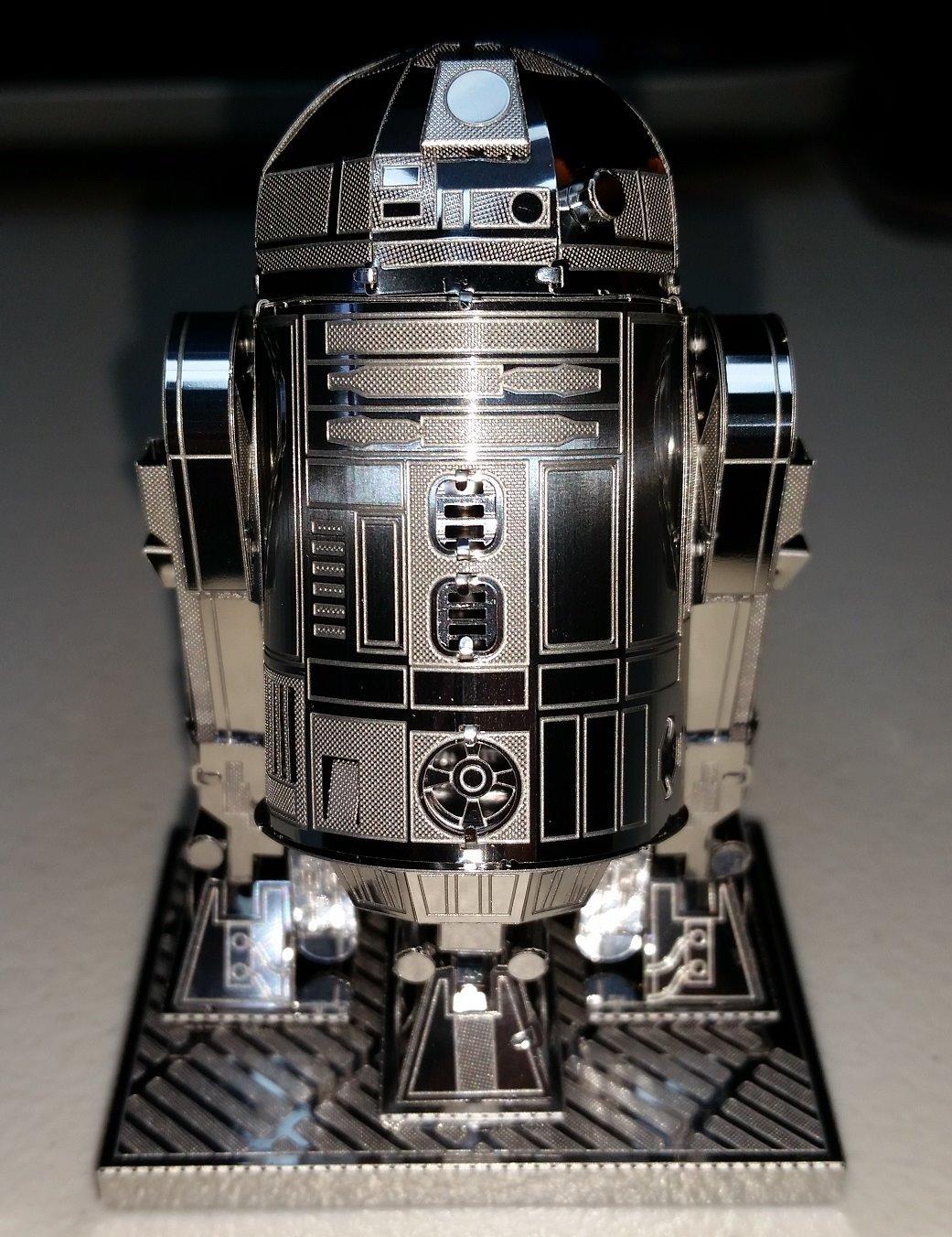 Fascinations Metal Earth Star Wars R2D2 3D Metal Model Kit customer photo 1
