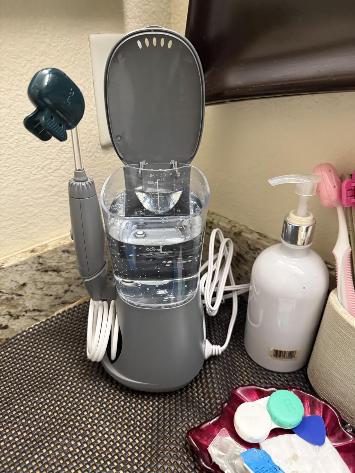 Waterpik Aquarius Water Flosser For Teeth Cleaning, Gums, Braces, Dental Care, Electric Power With 10 Settings, 7 Tips For Multiple Users And Needs, ADA Accepted, White WP-660, Packaging May Vary customer photo 1